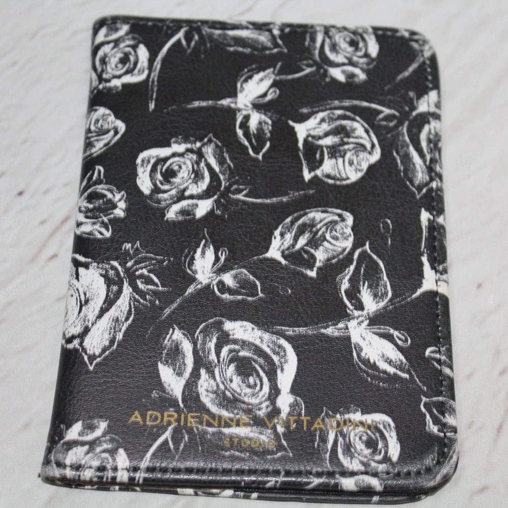 Adrienne Vittadini Passport Cover - Picture 4 of 5